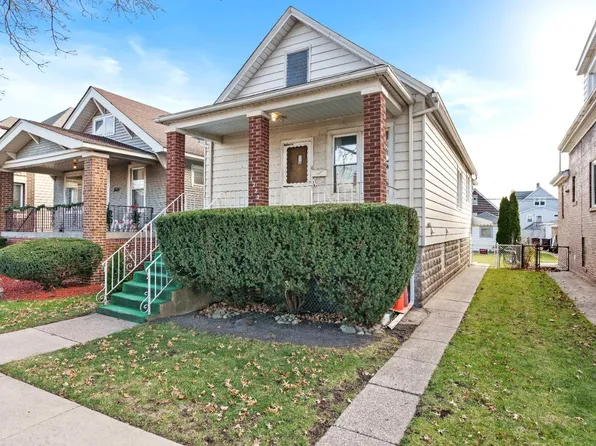 1222 120th St, Whiting, IN 46394