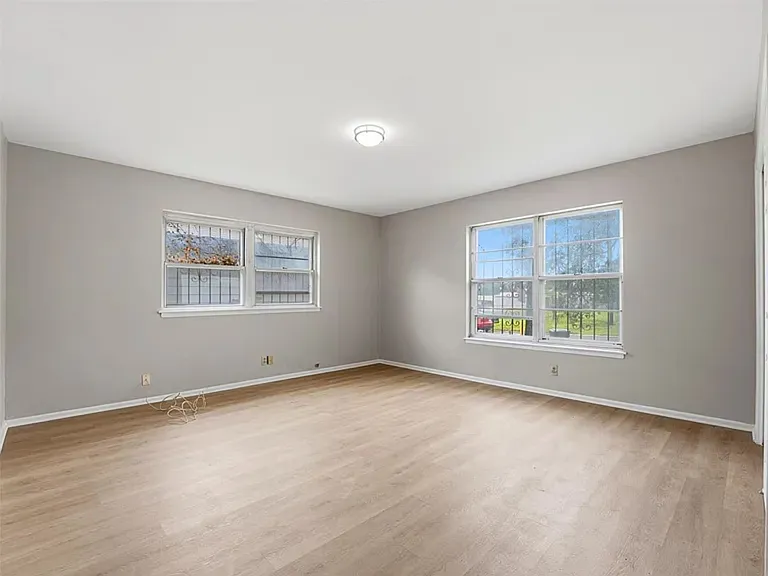 2735 Waleetka St — Photo 13