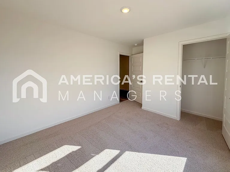 2126 Addison Way SW — Photo 11