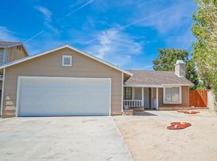3045 E Avenue R5, Palmdale, CA 93550