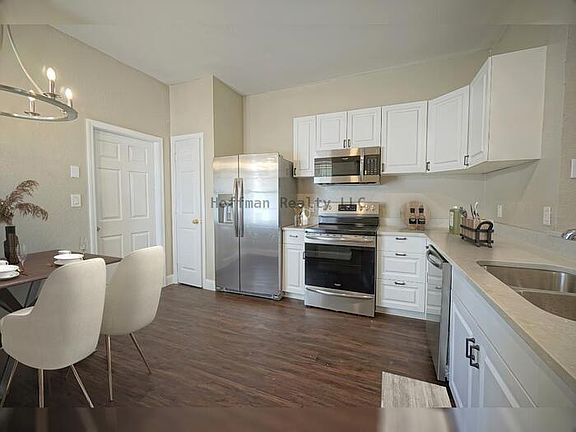 4th image of 4146 Bismarck Palm Dr