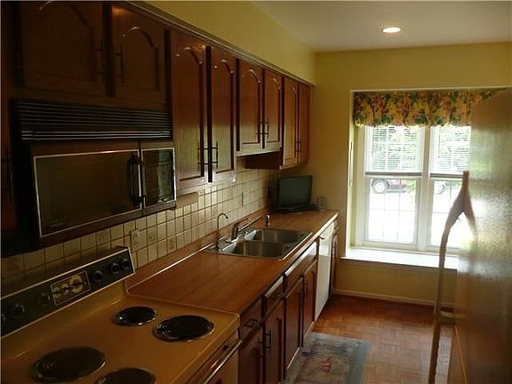 Open Eat In Kitchen
