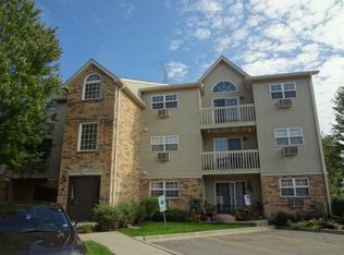 1412 W Clear Water Cir UNIT 3D, Round Lake Beach, IL 60073