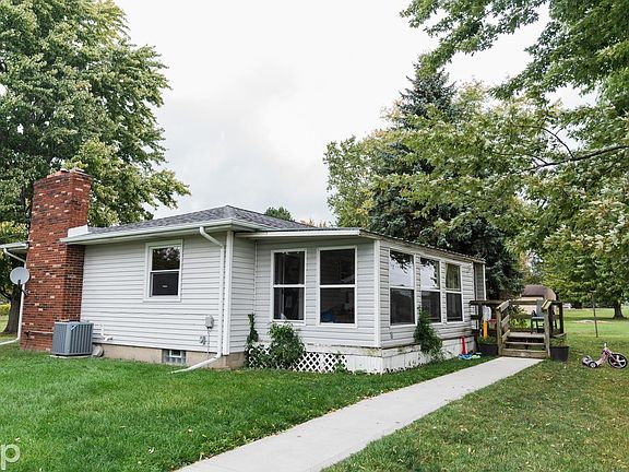 2nd image of 2754 Hayes Rd