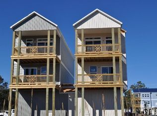 311 Vesta Ct, Surf City, NC 28445