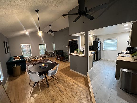 3rd image of 209 Grand Ave Floor 2