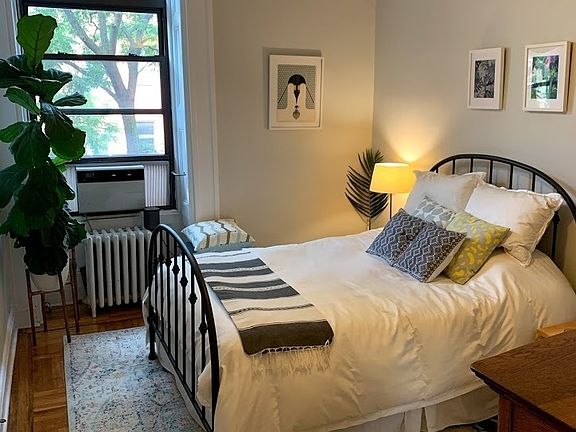 5th image of 236 Carroll St APT 3R