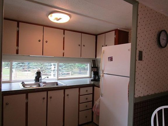 4th image of 3367 Columbia Dr