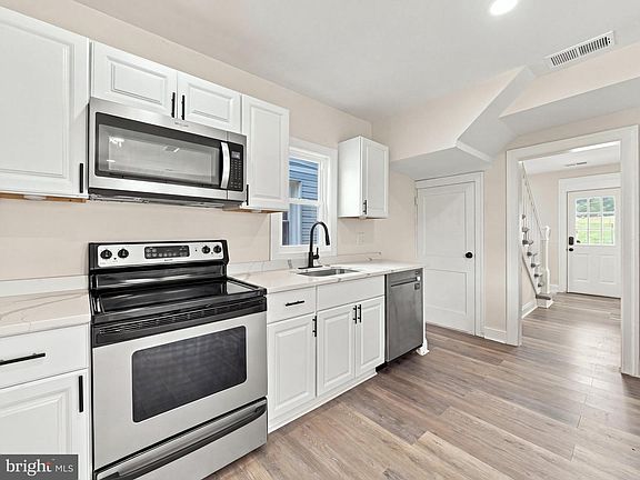 3rd image of 8118 Mapleville Rd