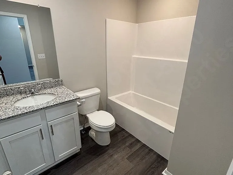 2713 Elliott St — Photo 10