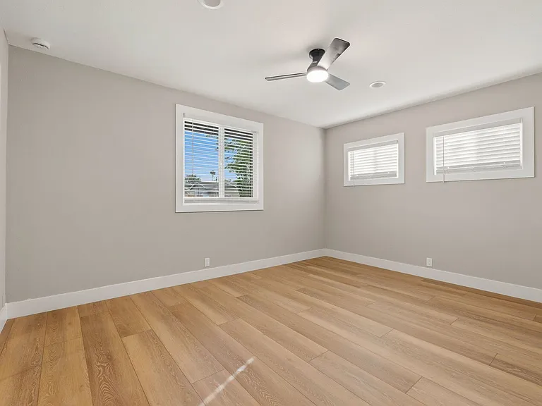Gainsborough — Photo 15