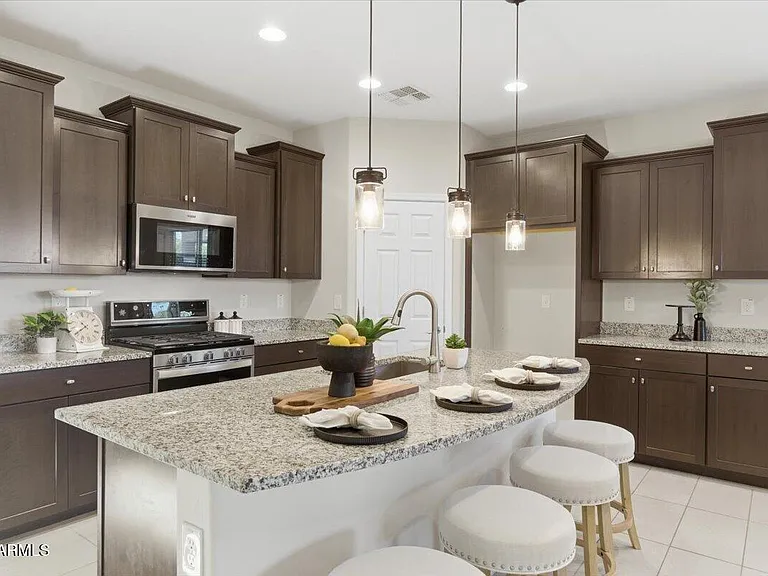3745 N Astoria Dr — Photo 1