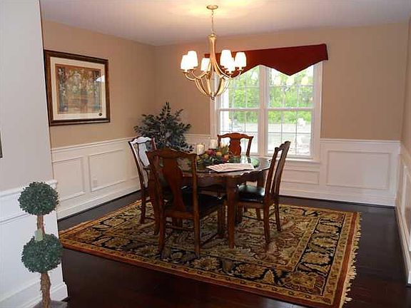 3rd image of 55 Collins Ln