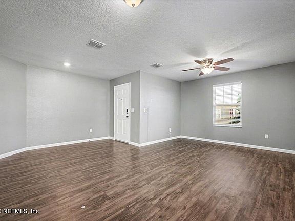 5th image of 77703 LUMBER CREEK Boulevard