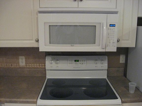 3rd image of 510 Meadowview Dr