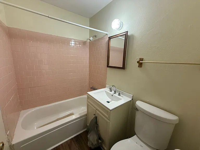 1017 Vance St E — Photo 10