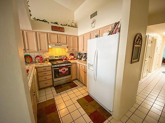 4th image of 498 S Sawmill Gardens Dr