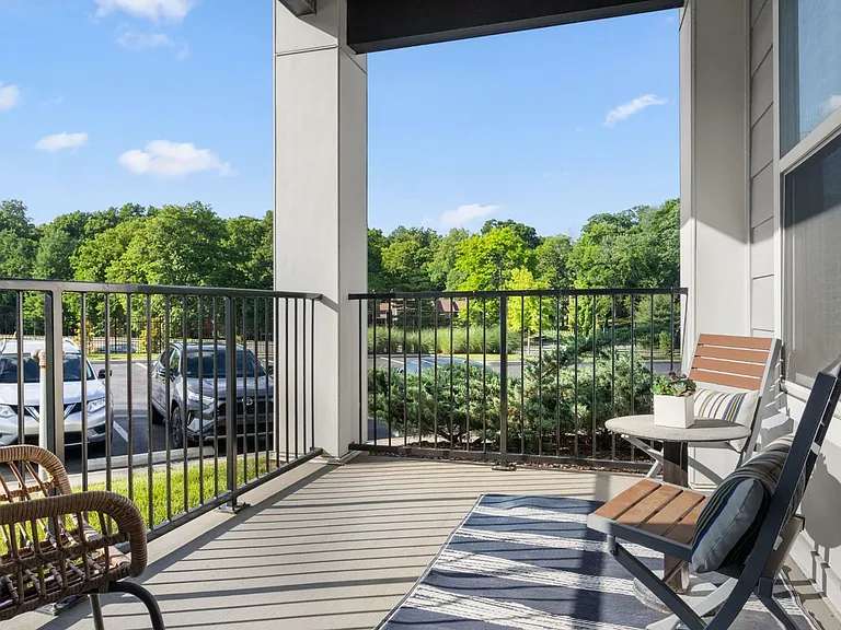 The Anson - Private Patio