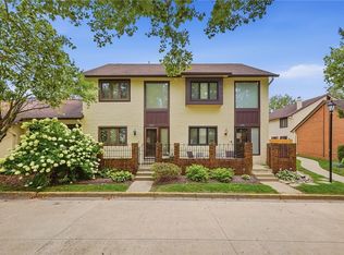 6852 Olde Greenbrier Ln, Dayton, OH 45459