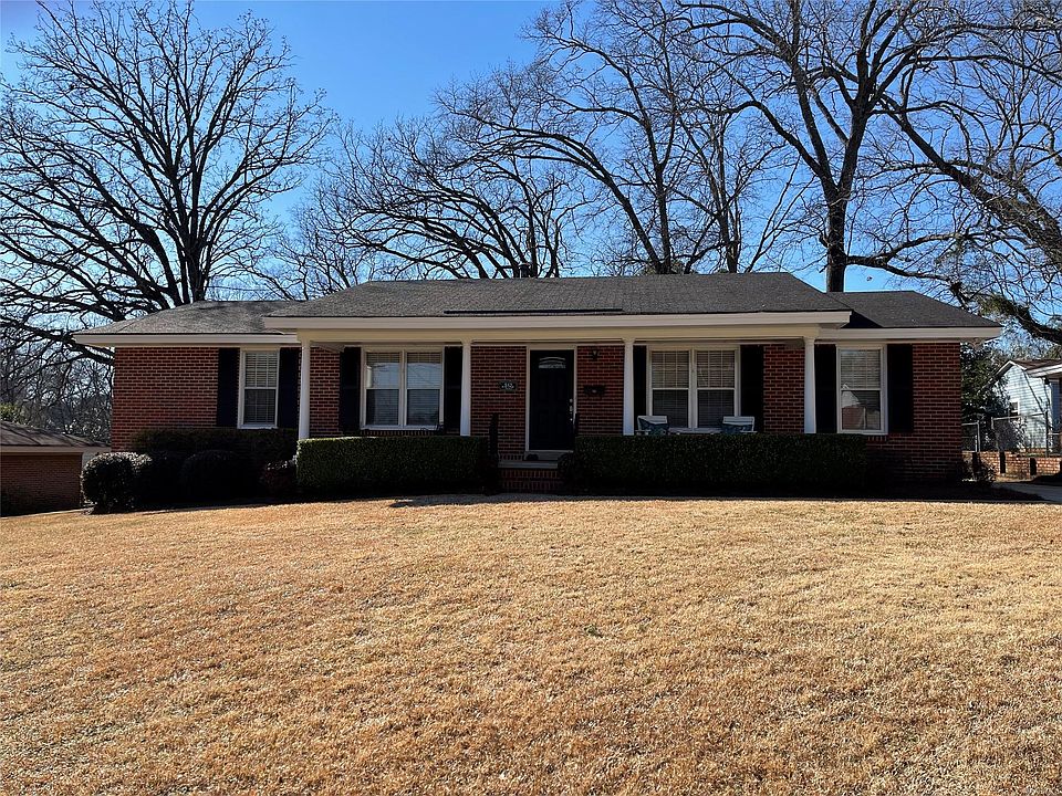 1st image of 842 Dumont Dr
