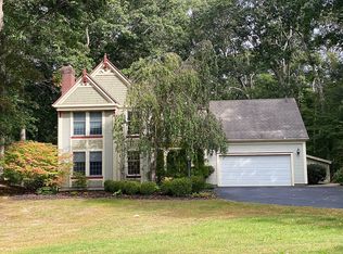 4 Mackinnon Pl, East Lyme, CT 06333