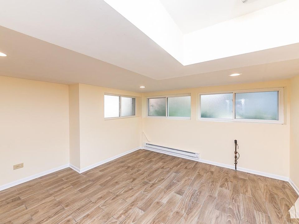 1st image of 5847 N Maplewood Ave #G