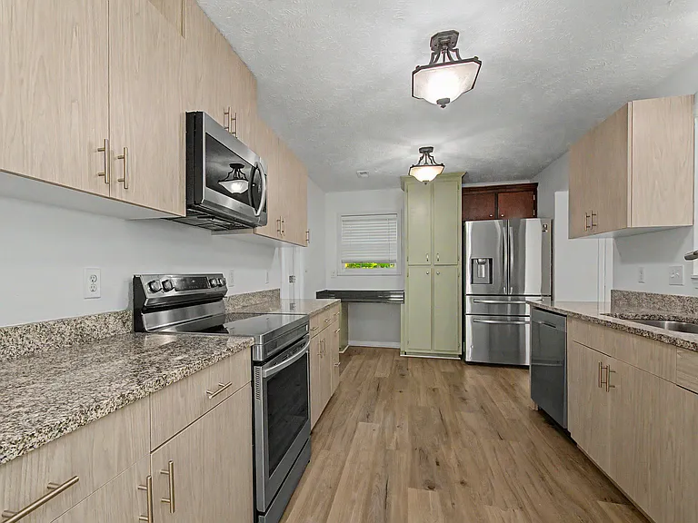 1371 Constitution Dr — Photo 13