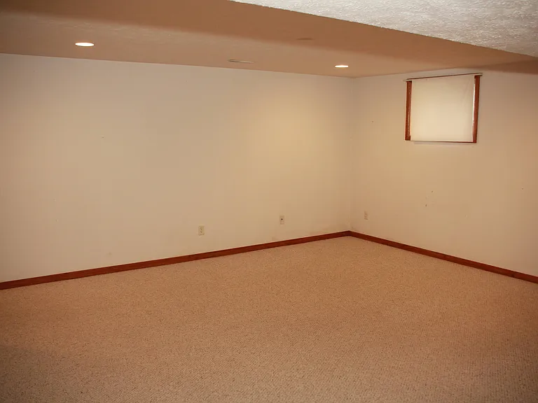 3125 Old Jamestown Rd — Photo 40