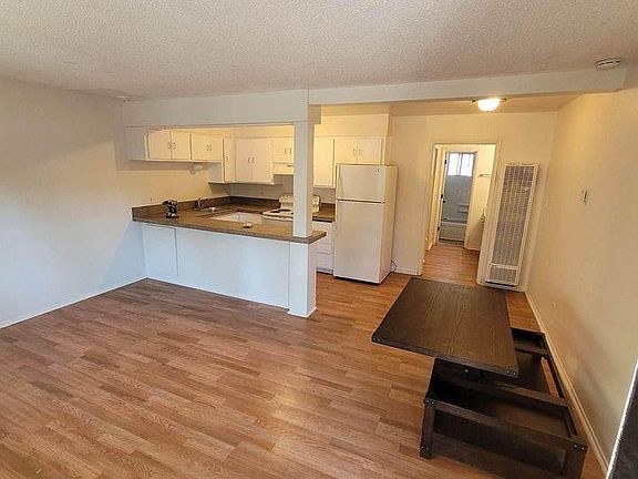 5th image of 3668 Spruce Ave #12