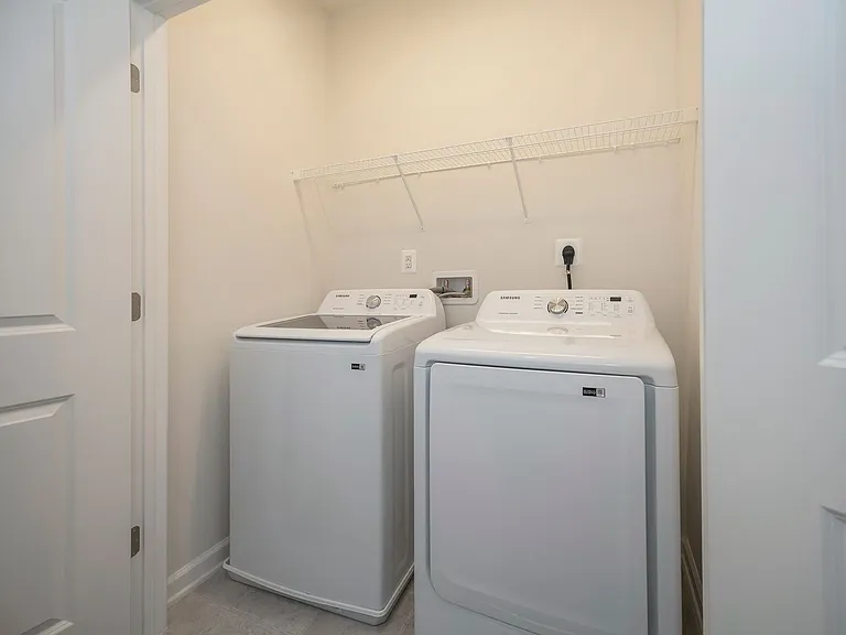 325 Crab Apple Dr #101 — Photo 8