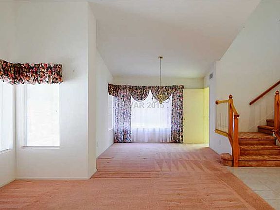 3rd image of 928 Whitehollow Ave