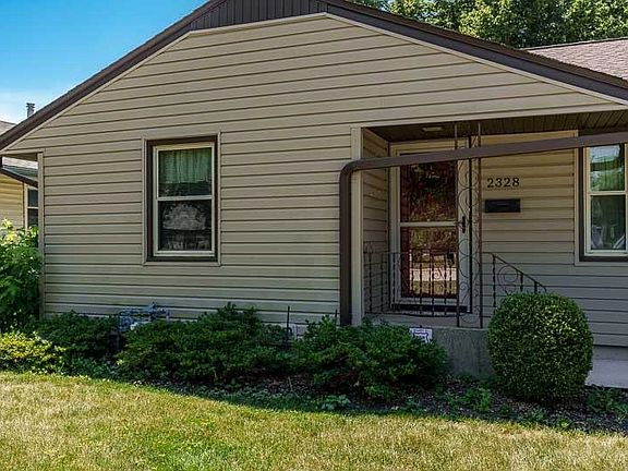 2nd image of 2328 Sharon Ave