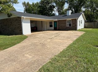 1914B W Harvard St, Siloam Springs, AR 72761