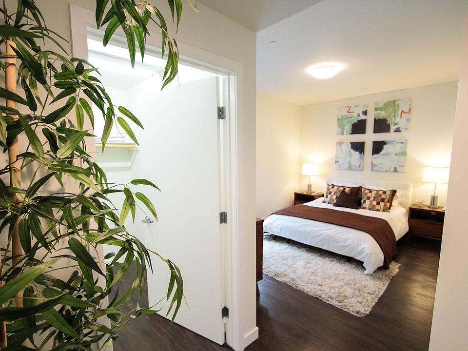 1st image of 525 Santa Monica Blvd #511