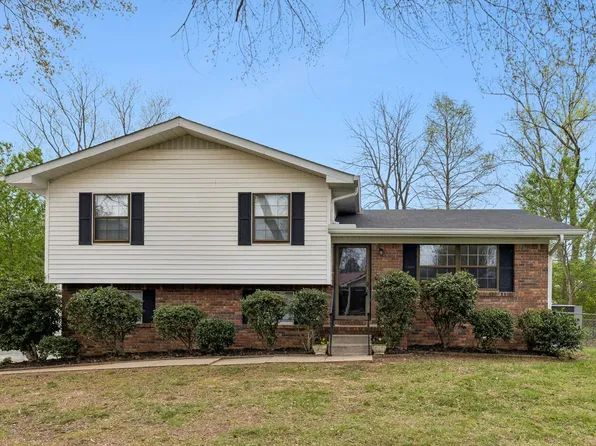1308 Scout Rd, Hixson, TN 37343