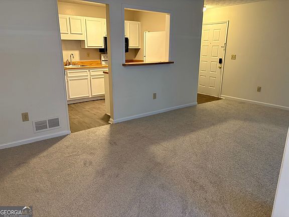 4th image of 1387 Branch Dr