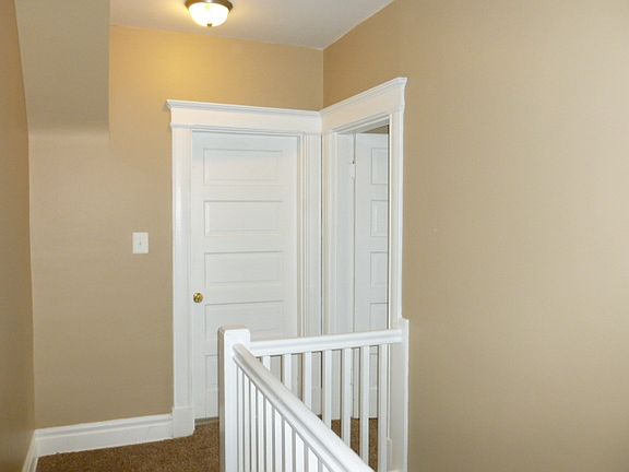 3rd image of 1527 Saint Clair St