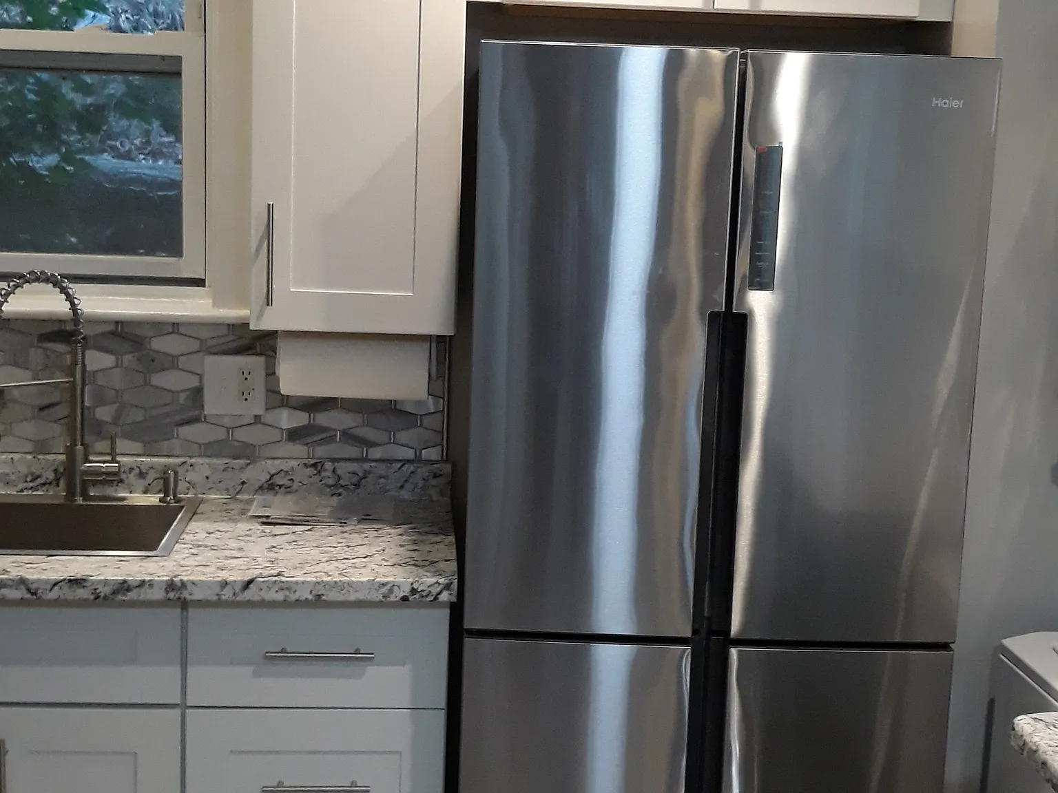 4 bed, 1277 sqft, $3,350 — Photo 4
