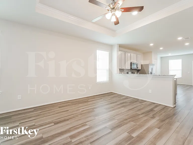 5831 Longhorn Run Ln — Photo 3
