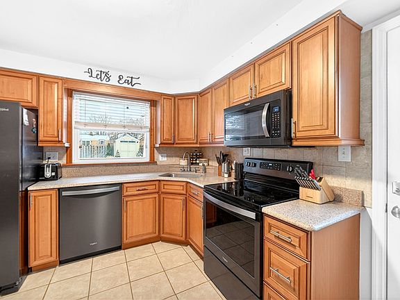 5th image of 5224 Meadowcrest Rd