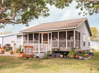 802 Bay St, Austwell, TX 77950