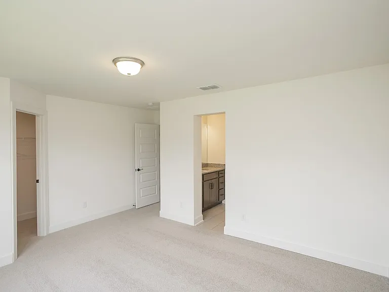 302 Sunderland Dr — Photo 13