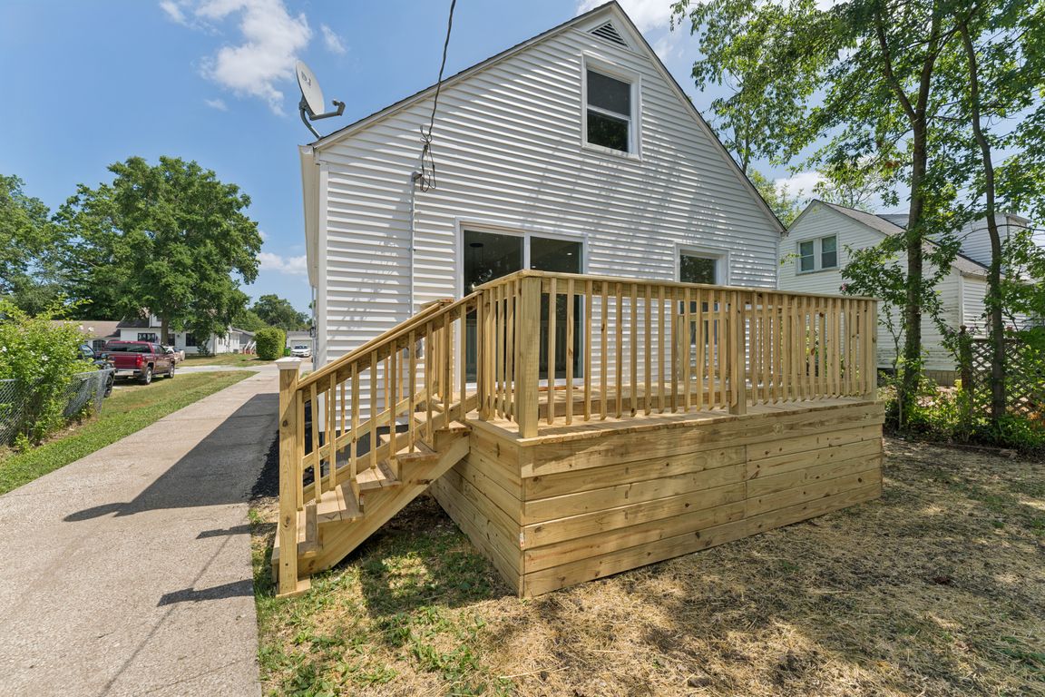 Mull Ave-S2907-038.jpg