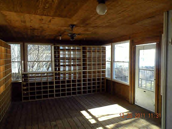 4th image of 613 Douglas Ave