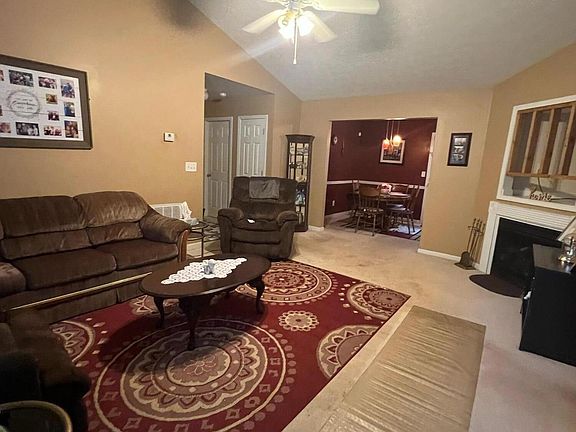 4th image of 42 Sydney Woods Dr