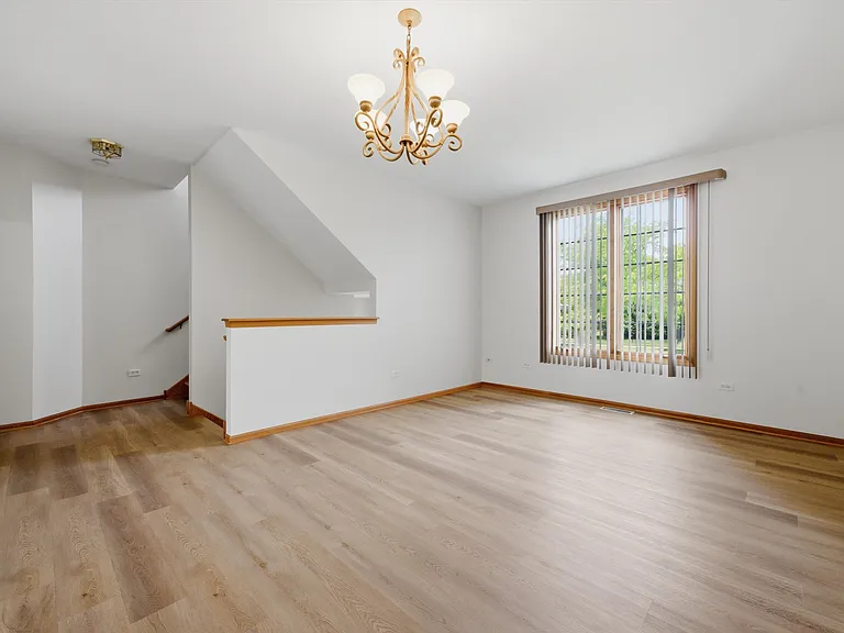 10652 Dani Ln — Photo 2