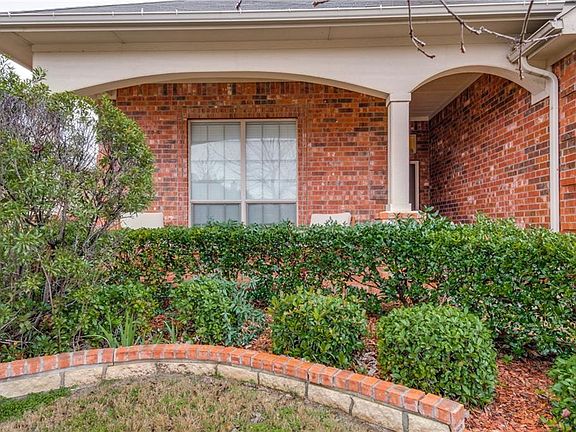 3rd image of 2016 Frosted Willow Ln