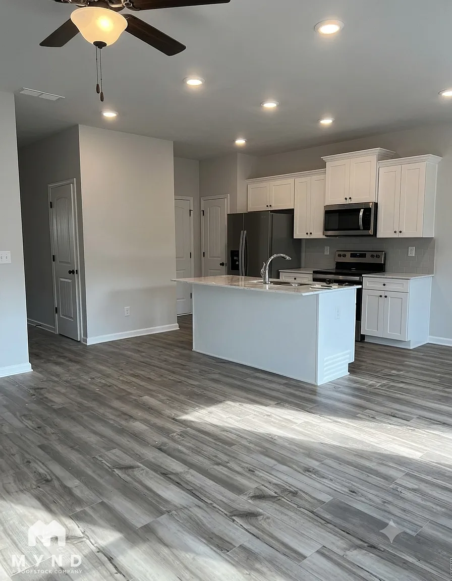 3 bed, 2.5 bath, 1385 sqft, $2,277 — Photo 3