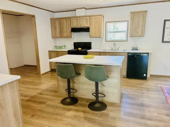 3144 Rickwood Dr, Newton, NC 28658
