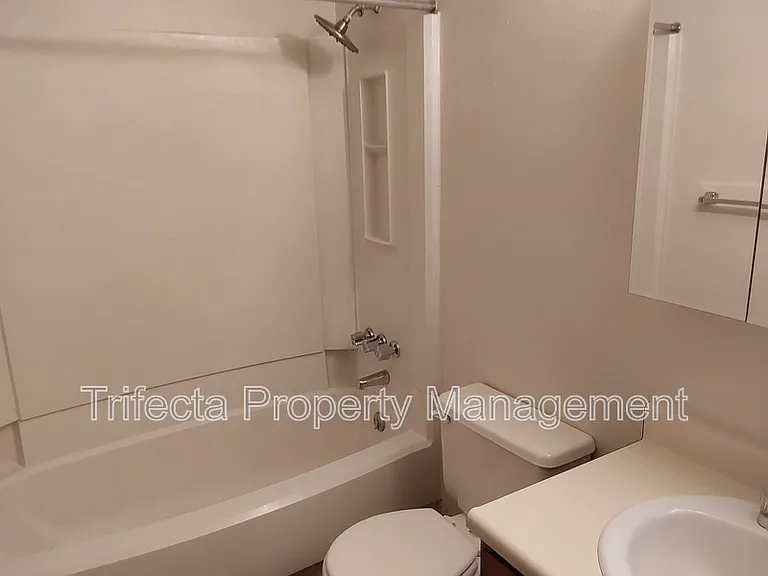 4501 Boardwalk Dr #P147 — Photo 12